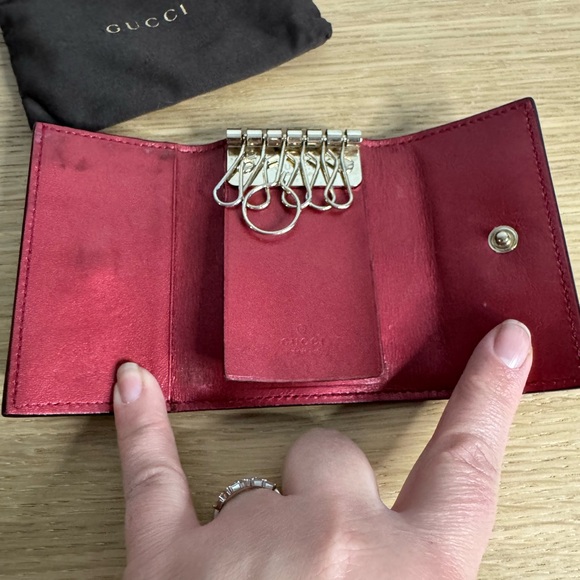 Authentic Gucci key case - Picture 6 of 11
